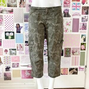 y2k camo cargo capri pants denver hayes size 10